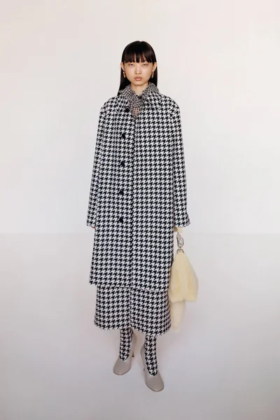 Look 12